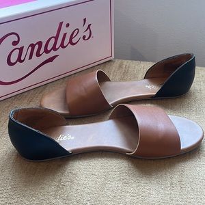 Candie’s tan and black sandals